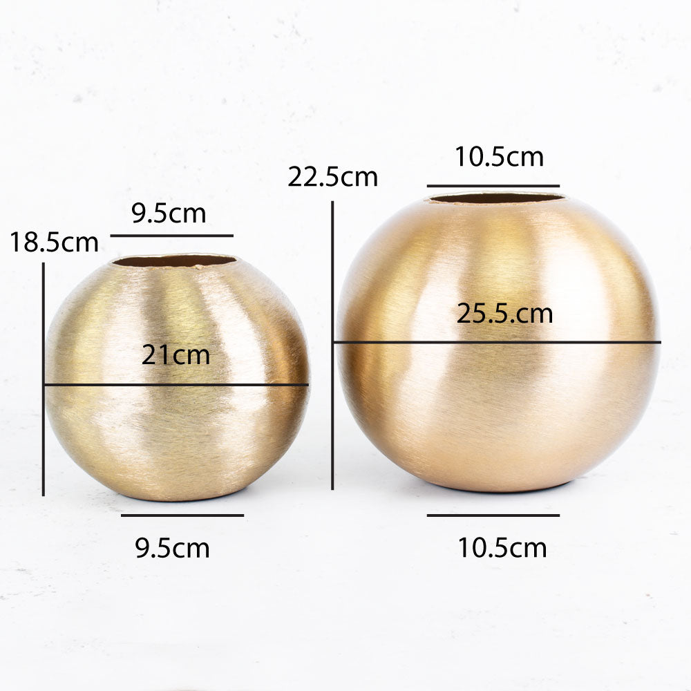 Small and medium Hyde Park golden globe comparison + dimensions
