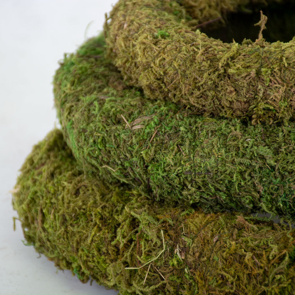 Moss wreath base detail